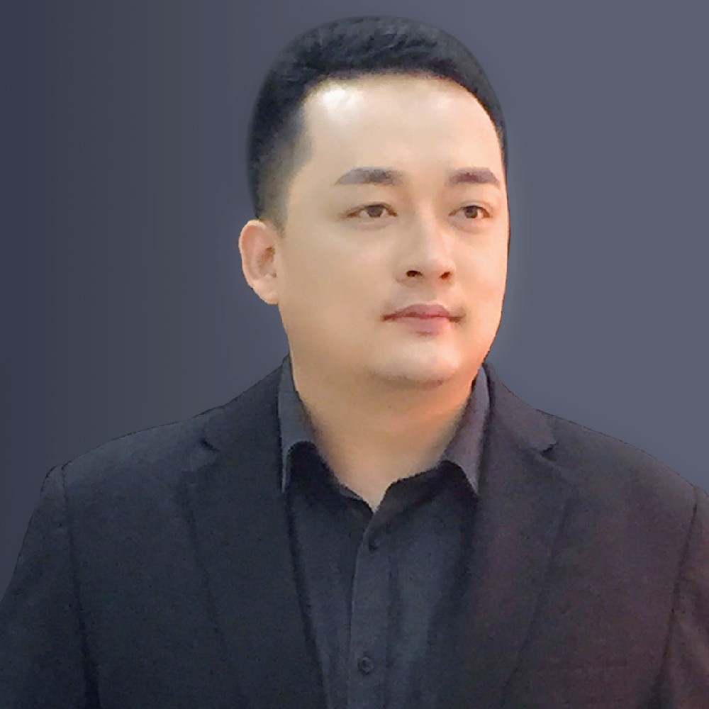 常务理事翁万哲